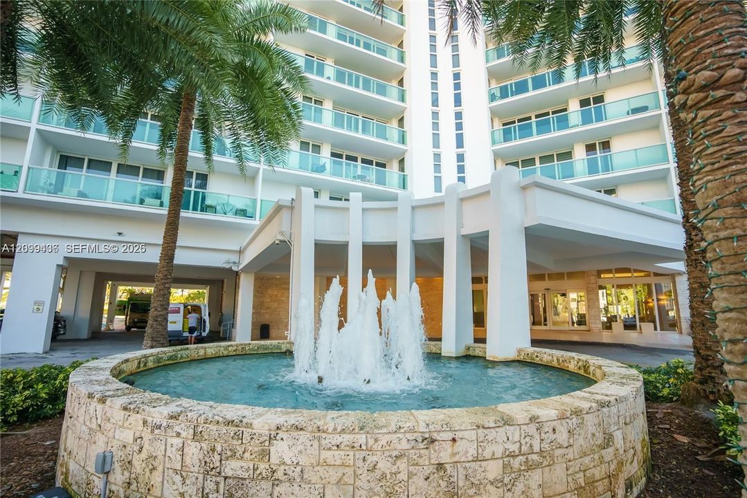 For Rent: $2,600 (1 beds, 1 baths, 991 Square Feet)