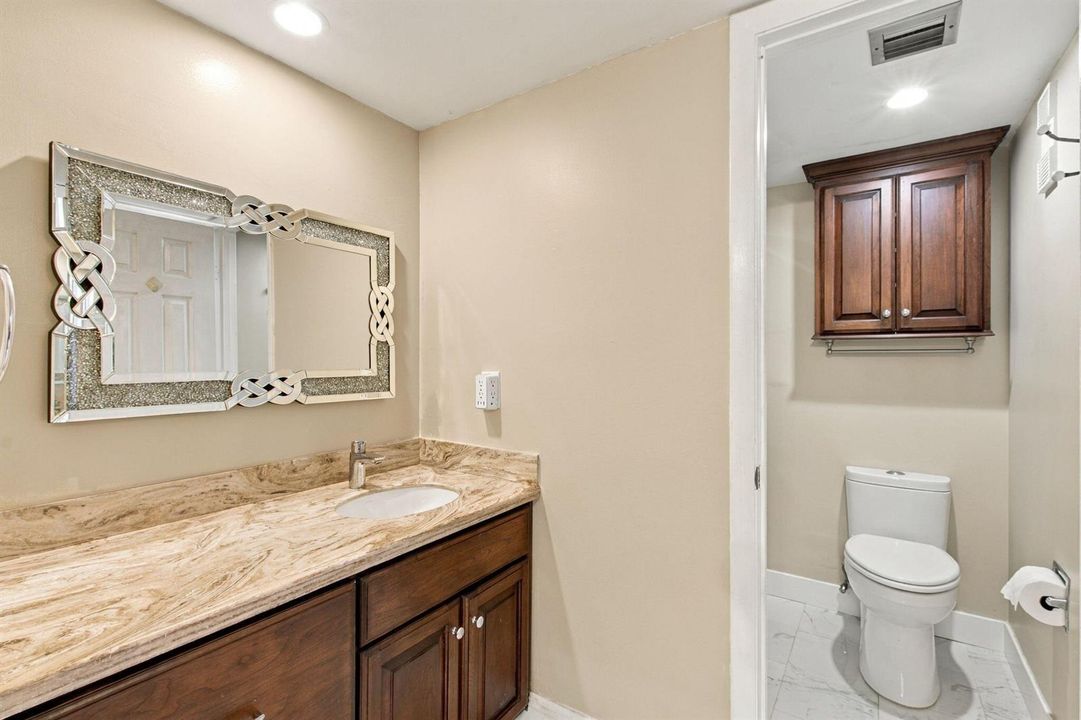 14-web-or-mls-1502-whitehall-dr-305