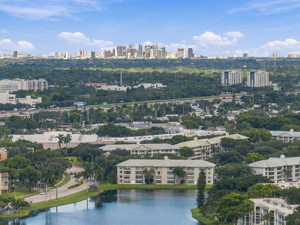 32-web-or-mls-1502-whitehall-dr-305