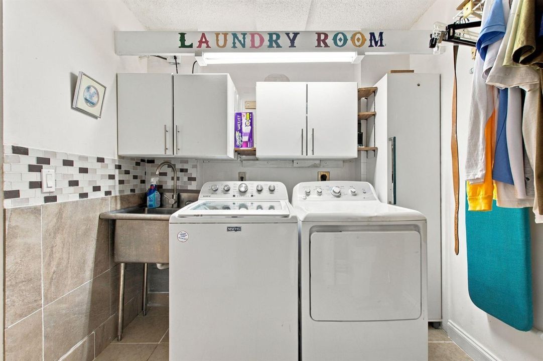 21-web-or-mls-1502-whitehall-dr-305