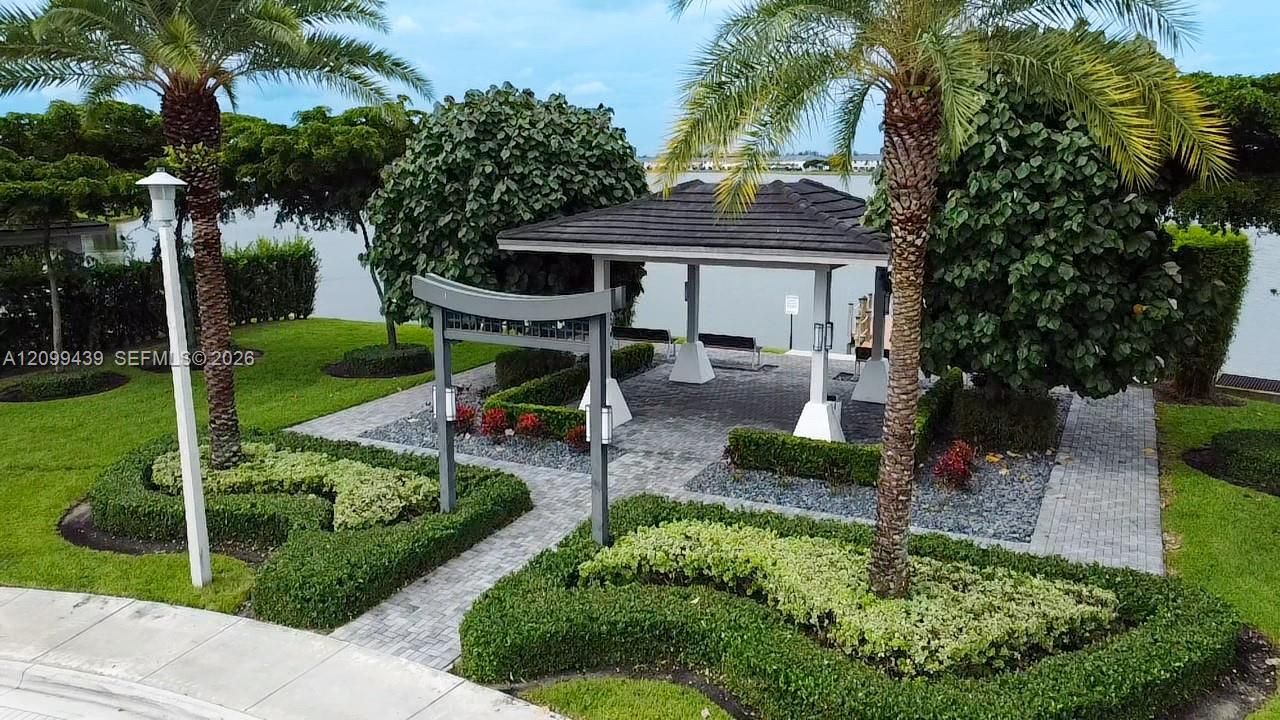 На продажу: $1,300,000 (5 спален, 4 ванн, 3015 Квадратных фут)