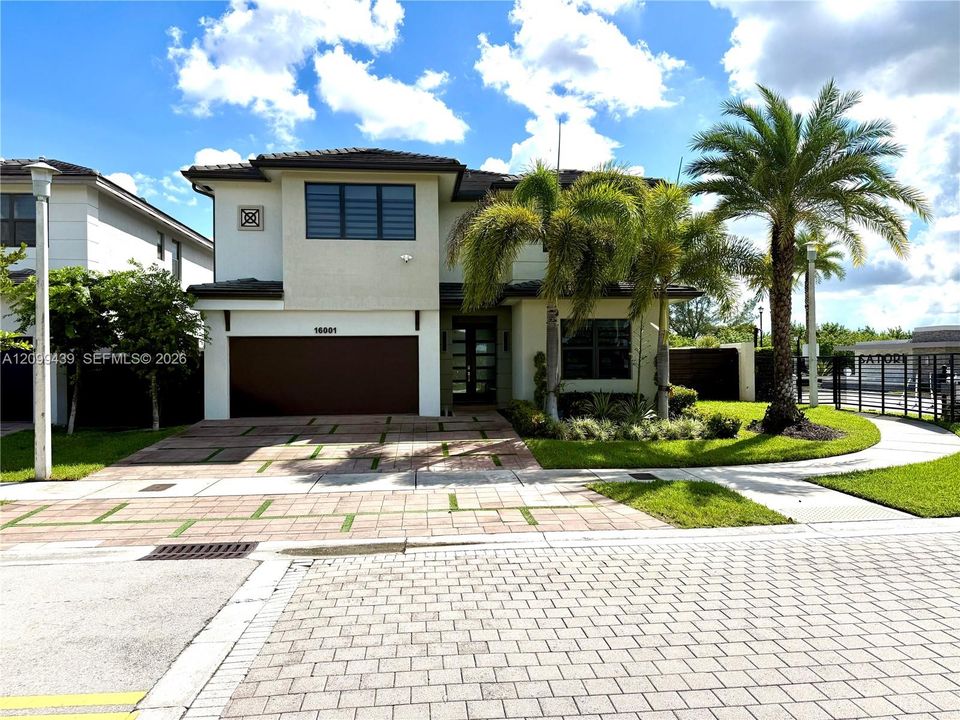 На продажу: $1,300,000 (5 спален, 4 ванн, 3015 Квадратных фут)