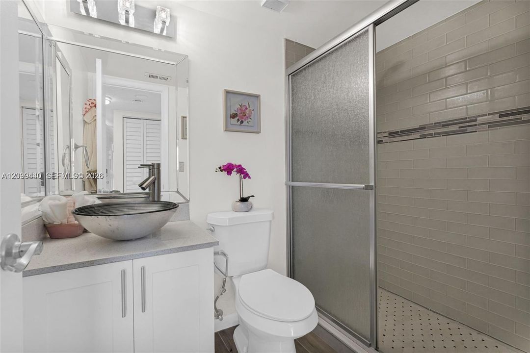 В аренду: $1,900 (2 спален, 2 ванн, 790 Квадратных фут)