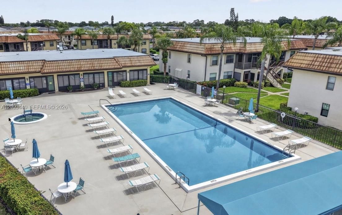 В аренду: $1,900 (2 спален, 2 ванн, 790 Квадратных фут)