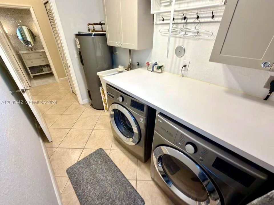 На продажу: $874,900 (4 спален, 2 ванн, 2480 Квадратных фут)