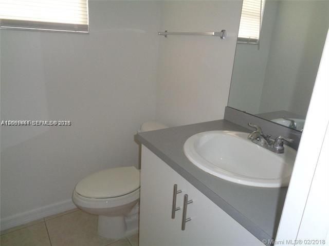 For Rent: $1,980 (2 beds, 1 baths, 1000 Square Feet)