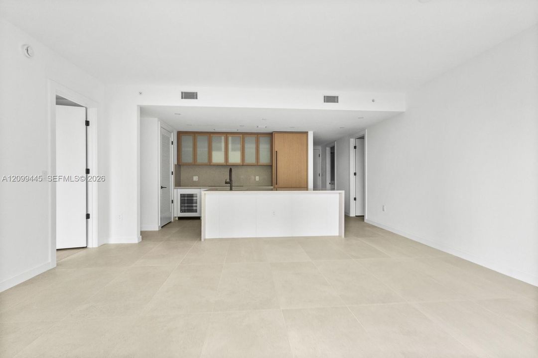 В аренду: $9,900 (2 спален, 2 ванн, 1317 Квадратных фут)