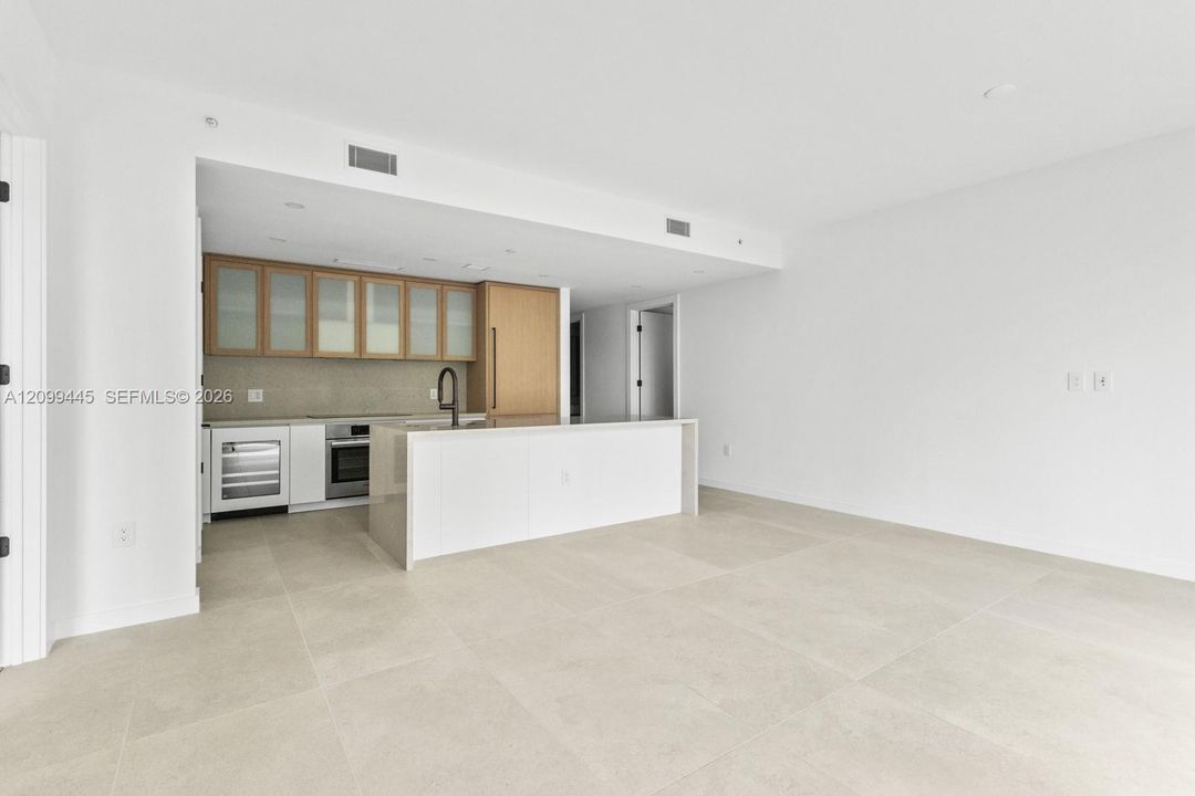 В аренду: $9,900 (2 спален, 2 ванн, 1317 Квадратных фут)
