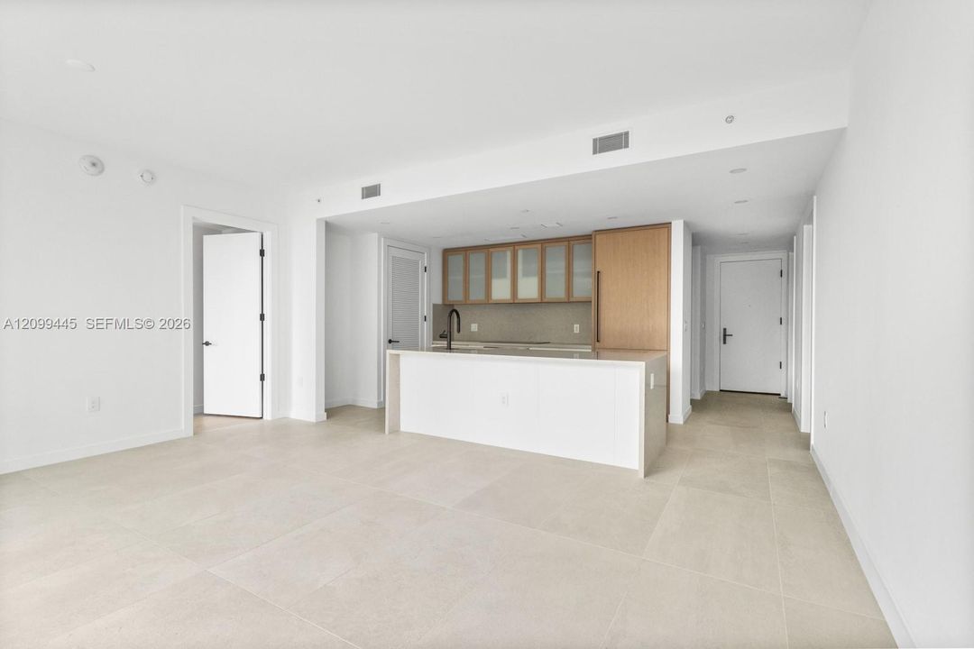 В аренду: $9,900 (2 спален, 2 ванн, 1317 Квадратных фут)