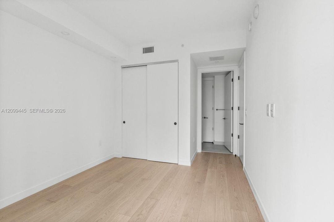В аренду: $9,900 (2 спален, 2 ванн, 1317 Квадратных фут)