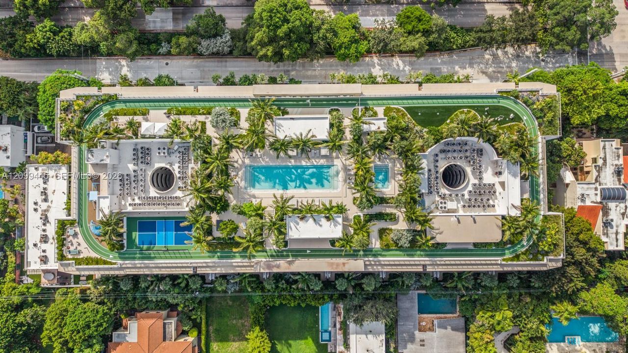 В аренду: $9,900 (2 спален, 2 ванн, 1317 Квадратных фут)