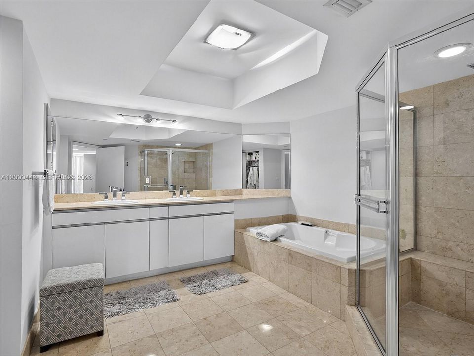На продажу: $790,000 (2 спален, 2 ванн, 1696 Квадратных фут)