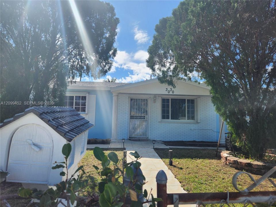 En Renta: $3,300 (3 camas, 2 baños, 1725 Pies cuadrados)