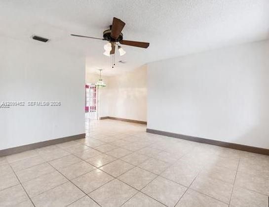 En Renta: $3,300 (3 camas, 2 baños, 1725 Pies cuadrados)