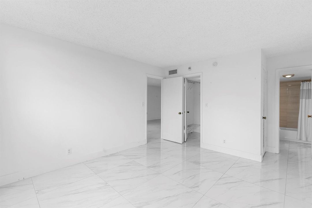 R6II9806