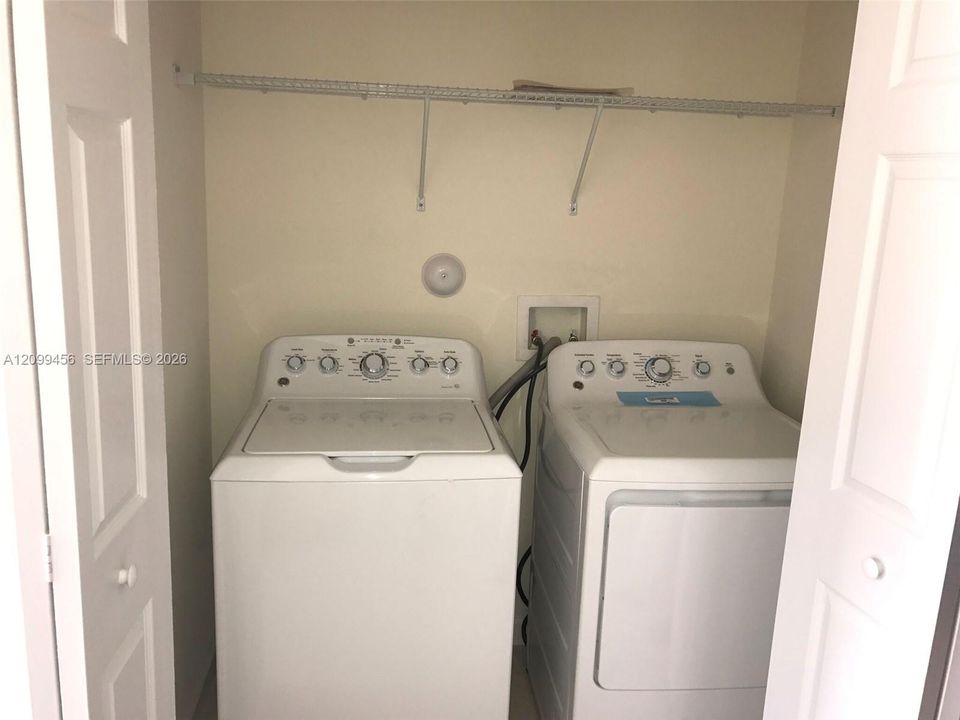 На продажу: $685,000 (4 спален, 3 ванн, 2267 Квадратных фут)