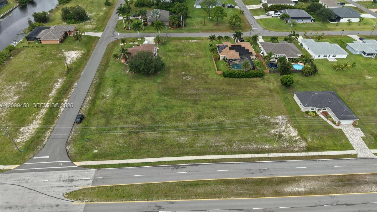 待售: $50,000 (0.23 acres)