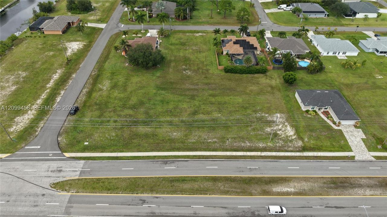 待售: $50,000 (0.23 acres)