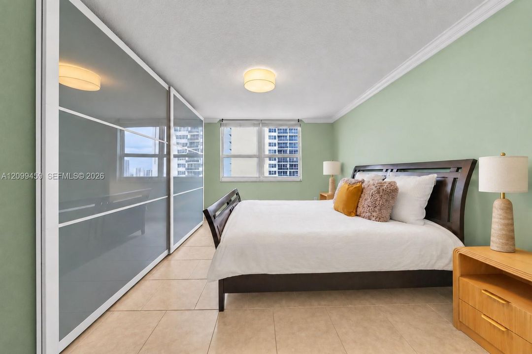 В аренду: $3,600 (2 спален, 2 ванн, 1200 Квадратных фут)