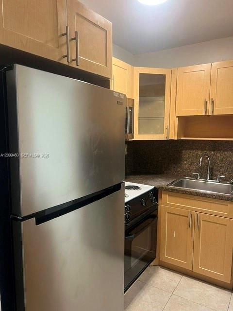 For Rent: $1,600 (1 beds, 1 baths, 536 Square Feet)