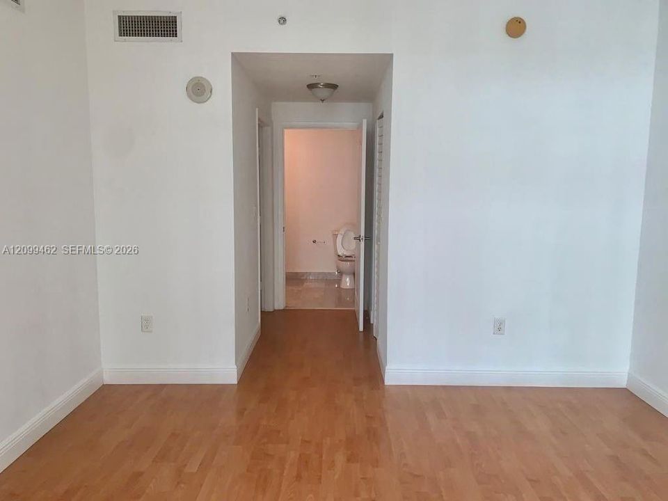 В аренду: $2,500 (1 спален, 1 ванн, 877 Квадратных фут)