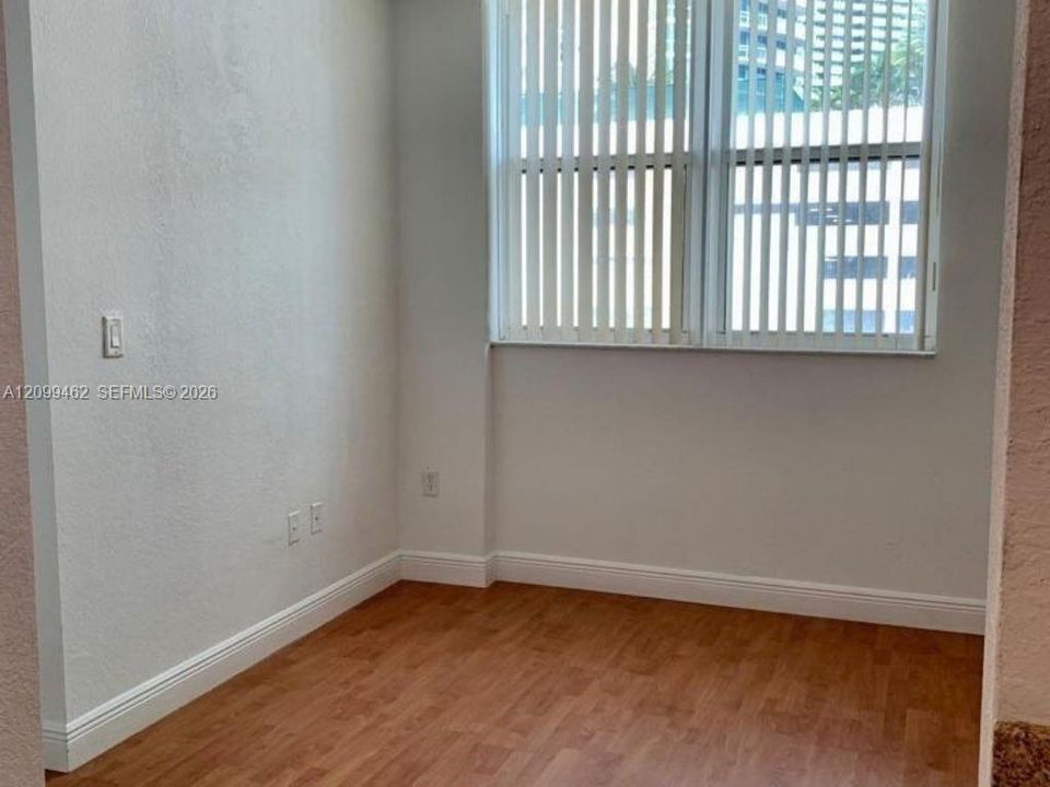 В аренду: $2,500 (1 спален, 1 ванн, 877 Квадратных фут)