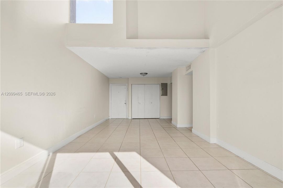 For Sale: $259,999 (2 beds, 1 baths, 968 Square Feet)