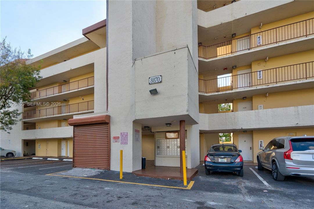 For Sale: $259,999 (2 beds, 1 baths, 968 Square Feet)