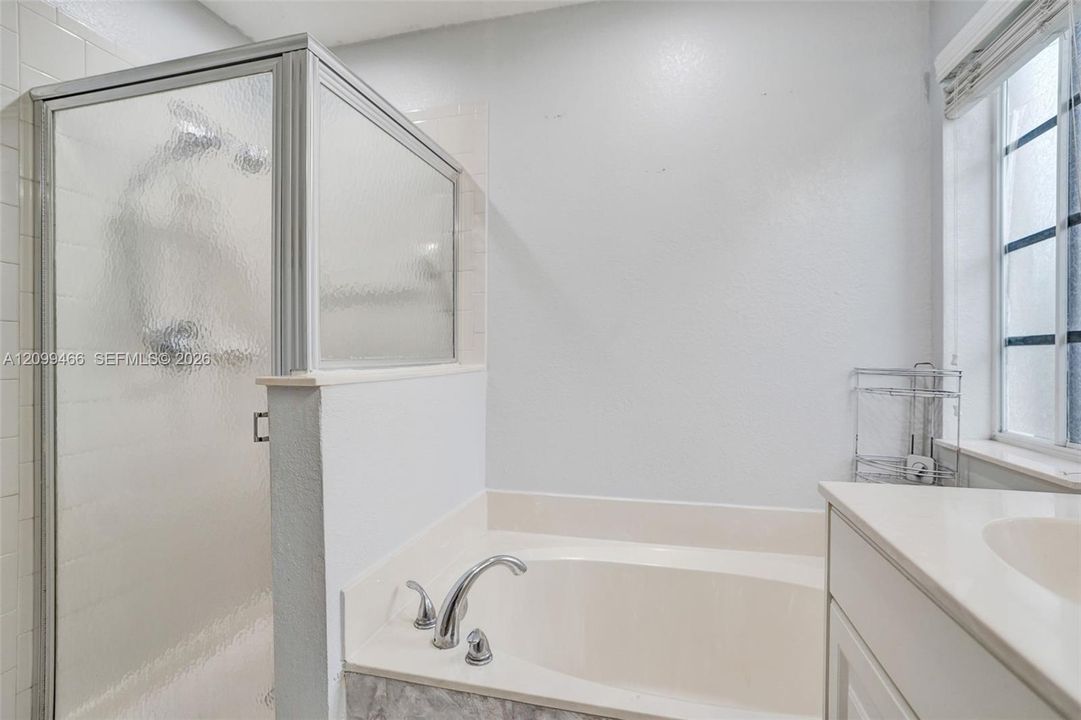 For Rent: $2,200 (3 beds, 2 baths, 1481 Square Feet)