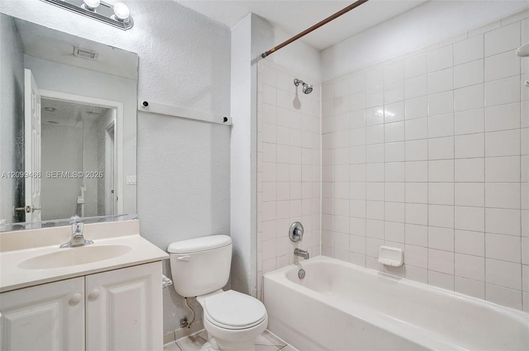 For Rent: $2,200 (3 beds, 2 baths, 1481 Square Feet)