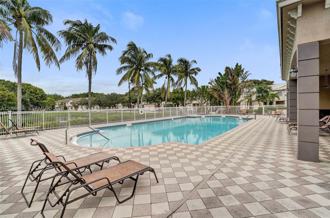 For Rent: $2,200 (3 beds, 2 baths, 1481 Square Feet)
