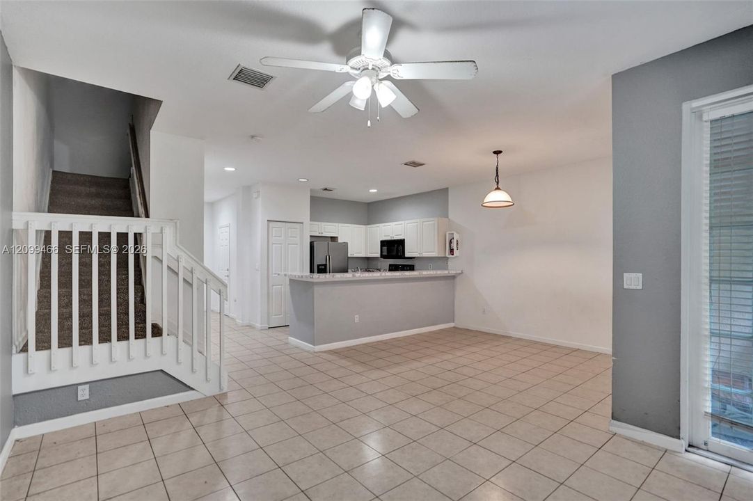 For Rent: $2,200 (3 beds, 2 baths, 1481 Square Feet)