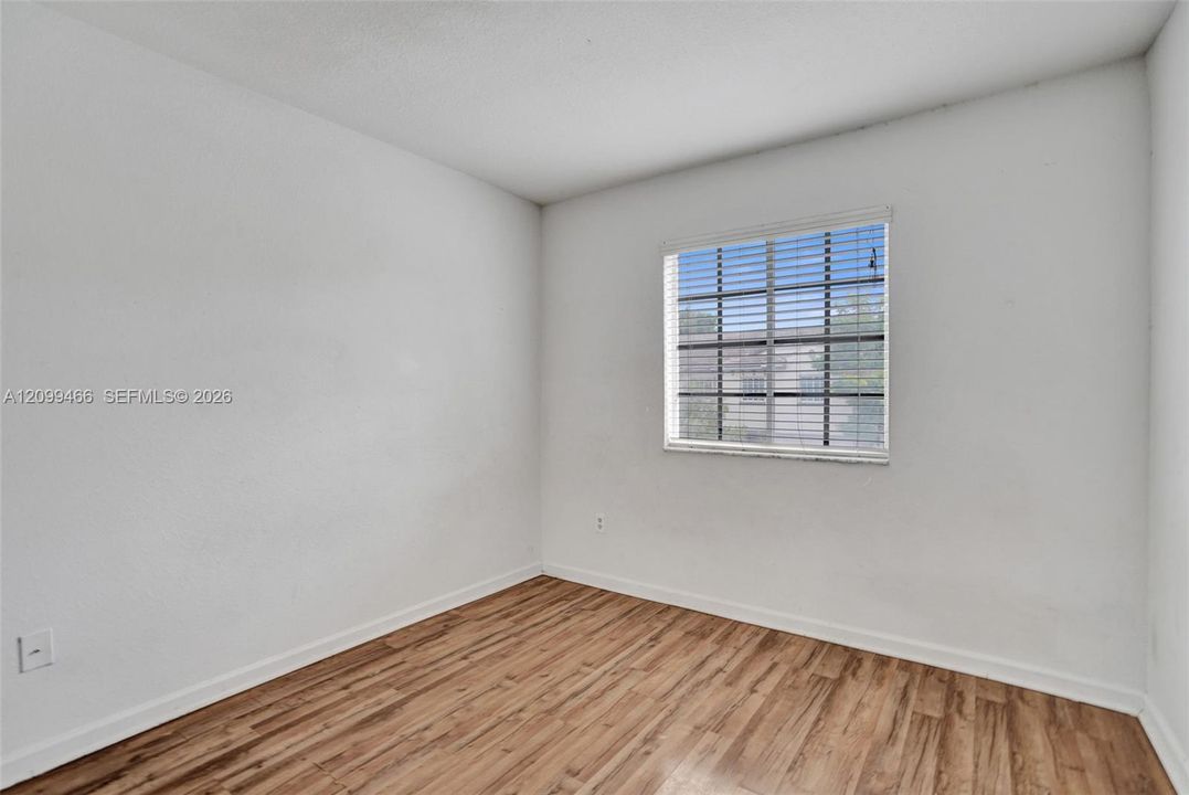 For Rent: $2,200 (3 beds, 2 baths, 1481 Square Feet)