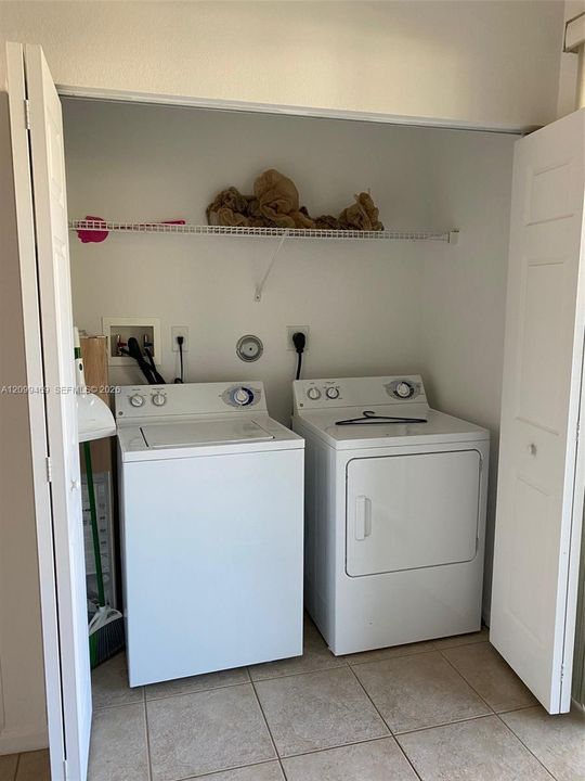 For Rent: $2,300 (2 beds, 2 baths, 1280 Square Feet)