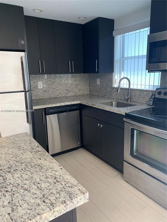 For Rent: $2,200 (1 beds, 1 baths, 748 Square Feet)