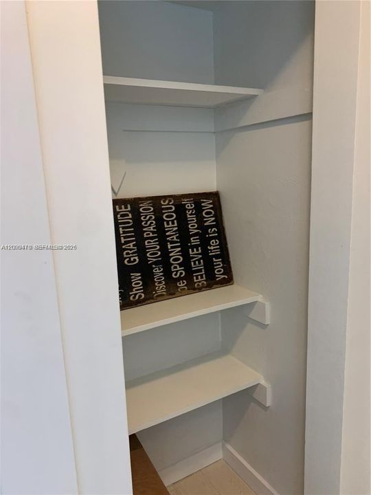 For Rent: $2,200 (1 beds, 1 baths, 748 Square Feet)