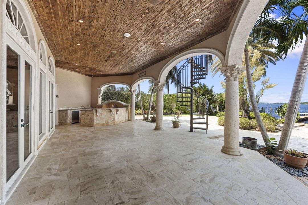 outdoor kitchen