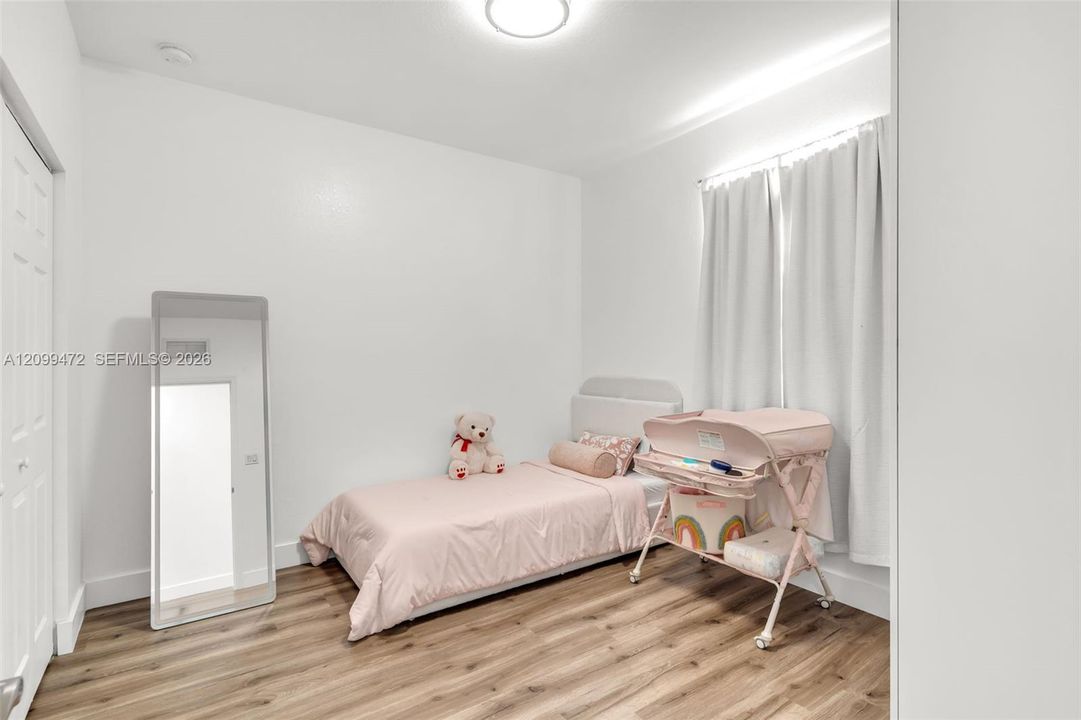 En Renta: $3,990 (5 camas, 2 baños, 2568 Pies cuadrados)