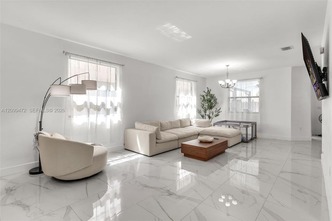 En Renta: $3,990 (5 camas, 2 baños, 2568 Pies cuadrados)