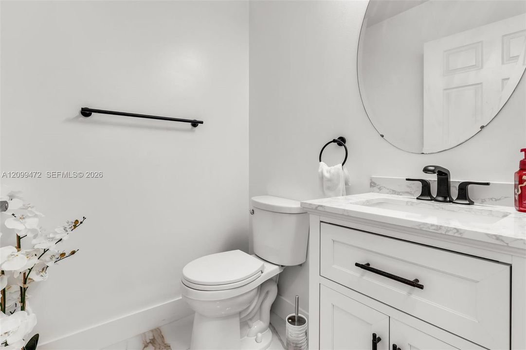 En Renta: $3,990 (5 camas, 2 baños, 2568 Pies cuadrados)