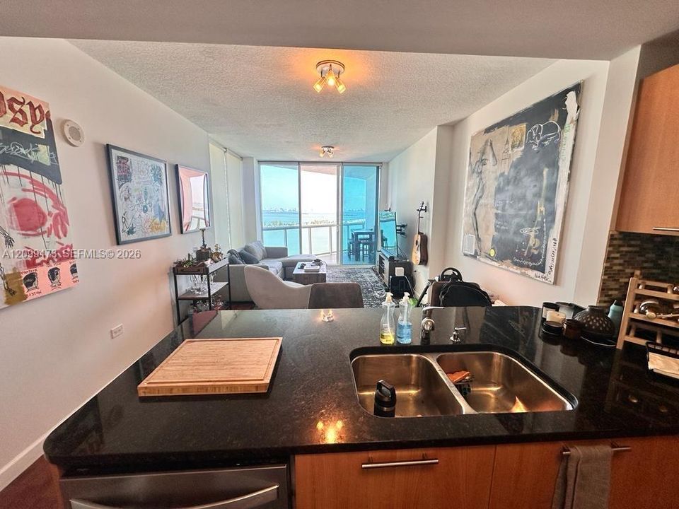 В аренду: $3,100 (1 спален, 1 ванн, 828 Квадратных фут)