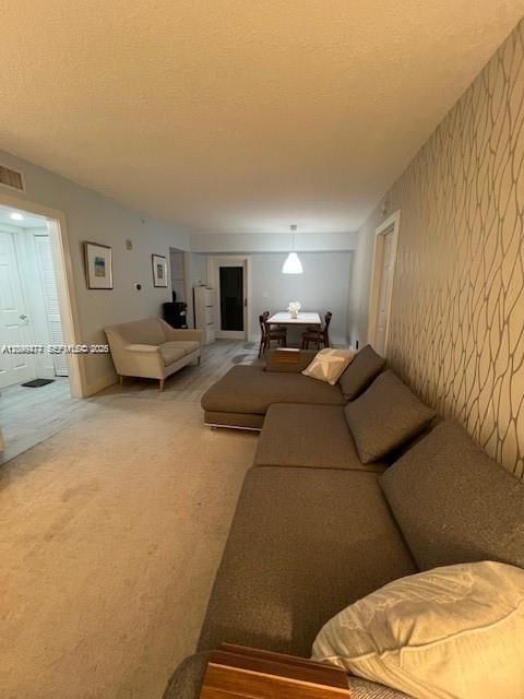 For Rent: $3,000 (2 beds, 2 baths, 930 Square Feet)