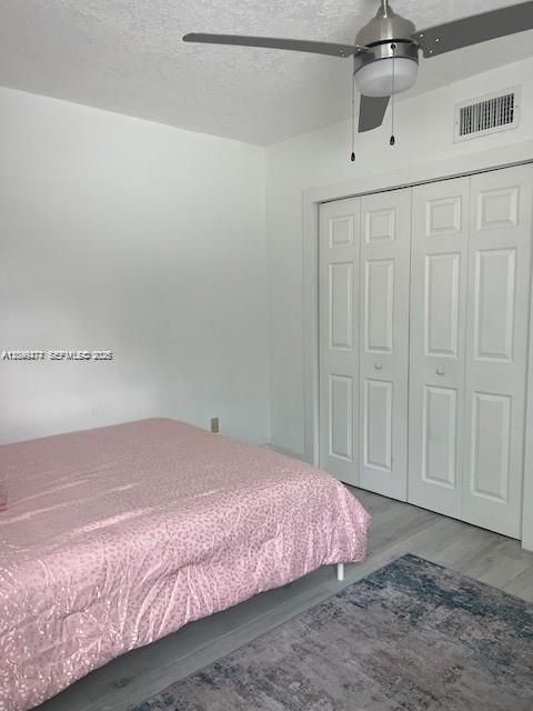 For Rent: $3,000 (2 beds, 2 baths, 930 Square Feet)