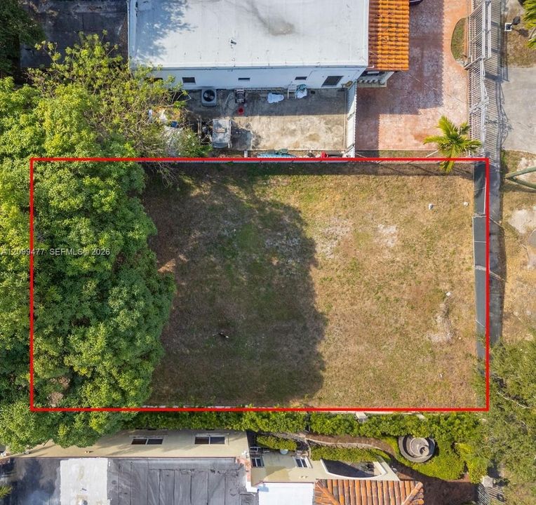 En Venta: $615,000 (5,000 sqft)