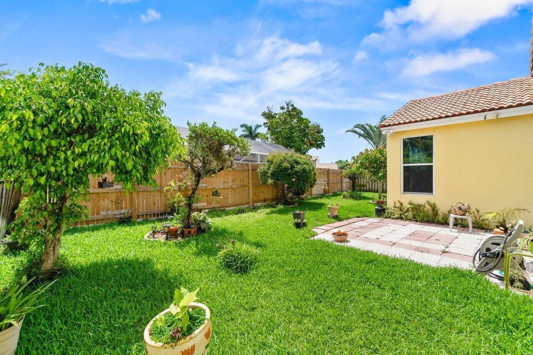 9193 Cove Point Cir (35)