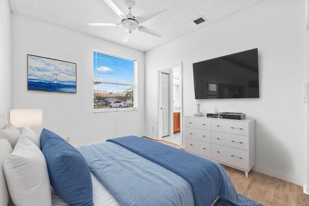 9193-Cove-Point-Cir-(17) - Bedroom - Sta