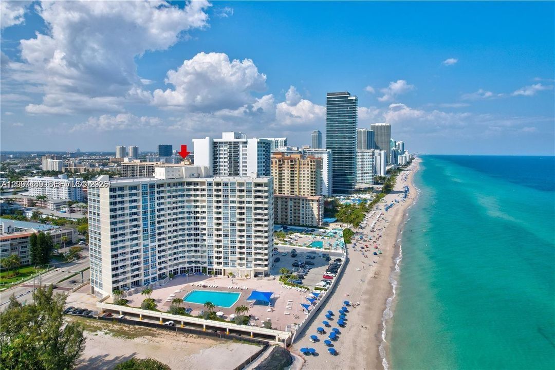 For Sale: $549,000 (2 beds, 2 baths, 1105 Square Feet)