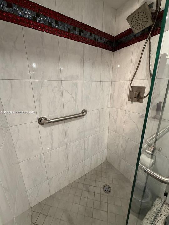 For Sale: $549,000 (2 beds, 2 baths, 1105 Square Feet)