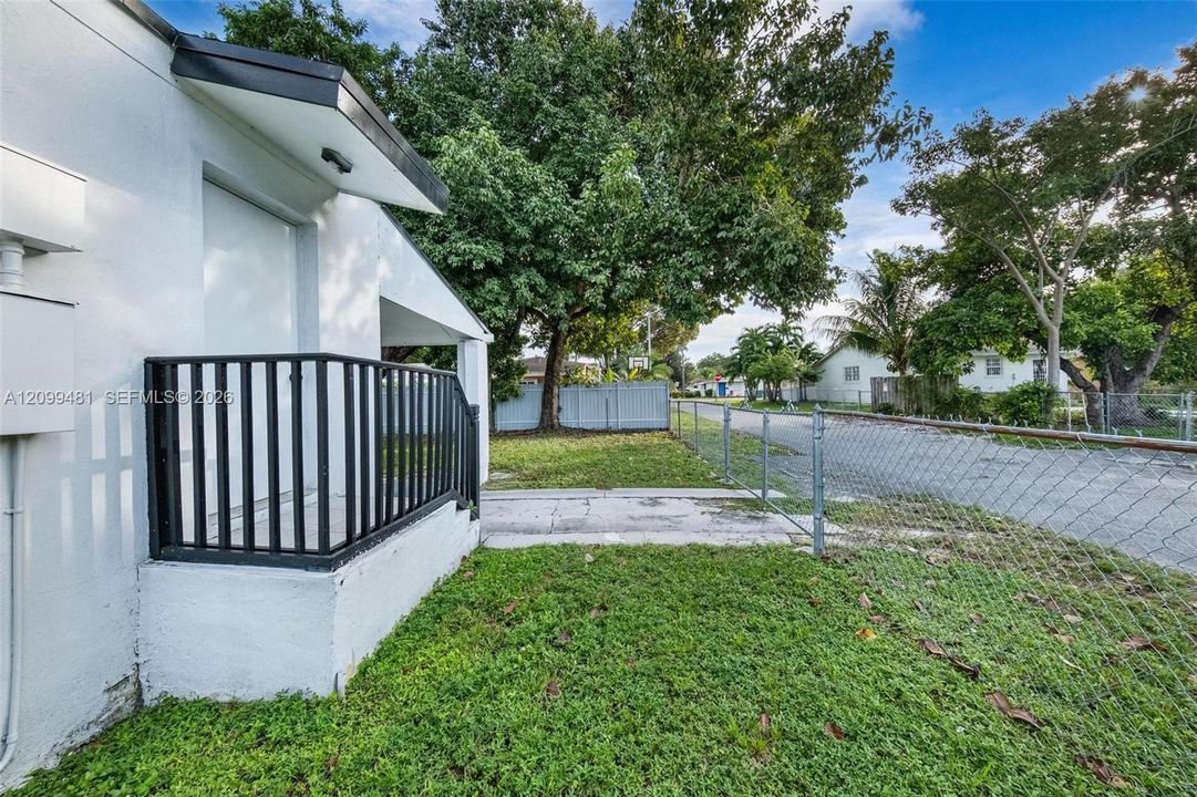 На продажу: $460,000 (3 спален, 1 ванн, 1005 Квадратных фут)