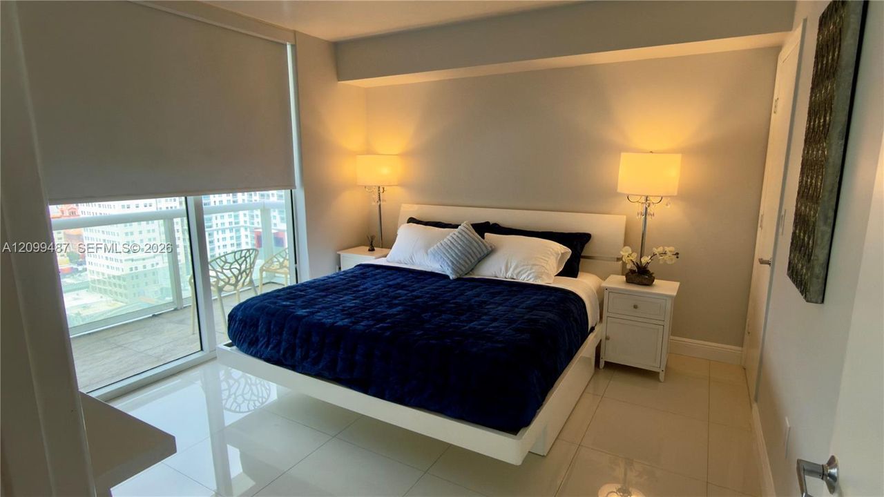 For Rent: $3,400 (1 beds, 1 baths, 800 Square Feet)